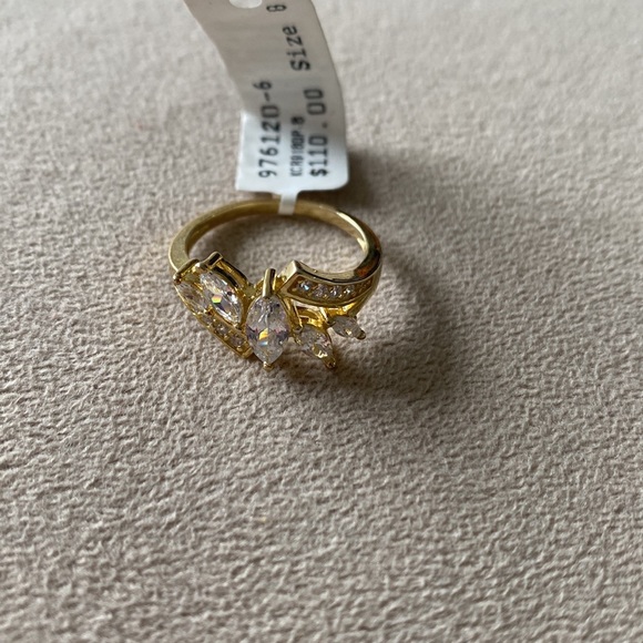 Yellow Gold Engagement Ring - Picture 3 of 3
